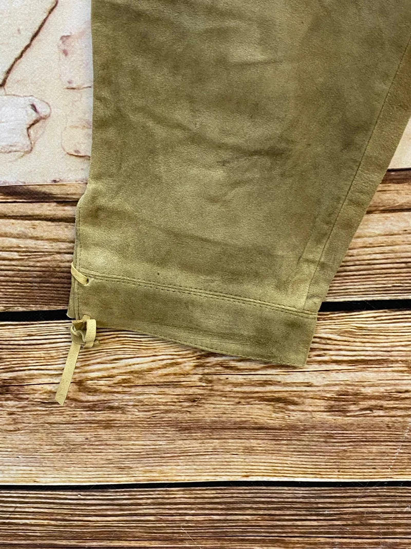 Damen Trachtenlederhose Kniebund Gr. 38 – helloliv mit Stickerei