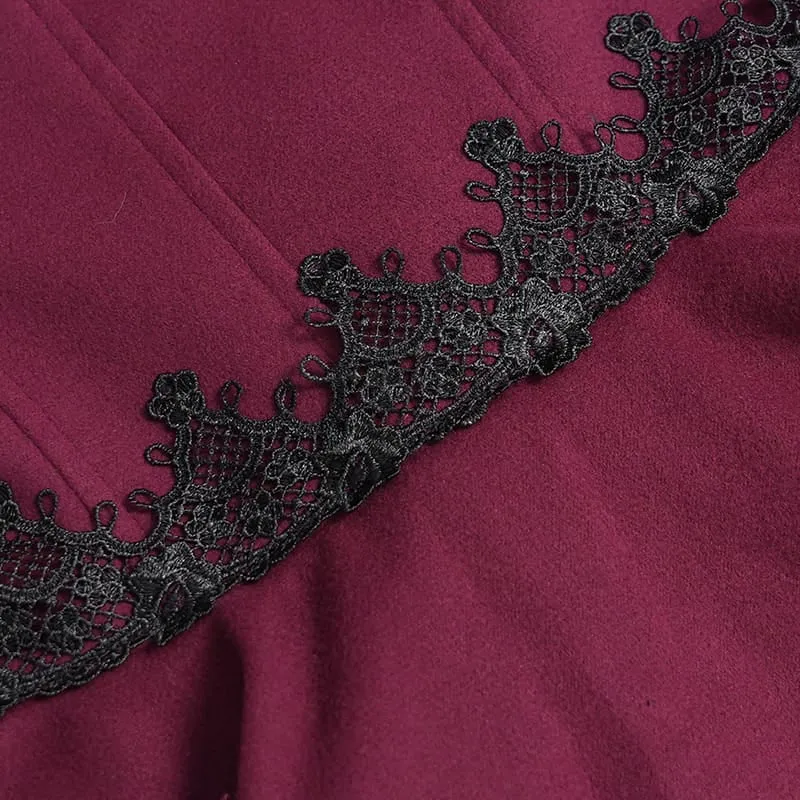 Gothic-Mantel für Damen mit Spitzenapplikationen, Kunstpelzbesatz und ausgestellten Ärmeln