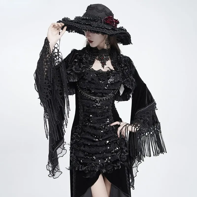 Gothic-Umhang aus Samt für Damen mit Rosenrüschen, Quasten und ausgestellten Ärmeln.