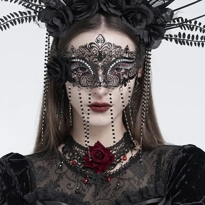 Schwarze Gothic-Maske für Damen mit Rosenmuster, Perlenbesatz und Fransen.