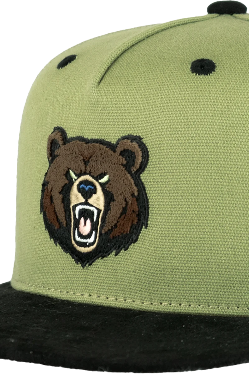 Herren Snapback-Cap mit Bären Stick-Applikation - oliv