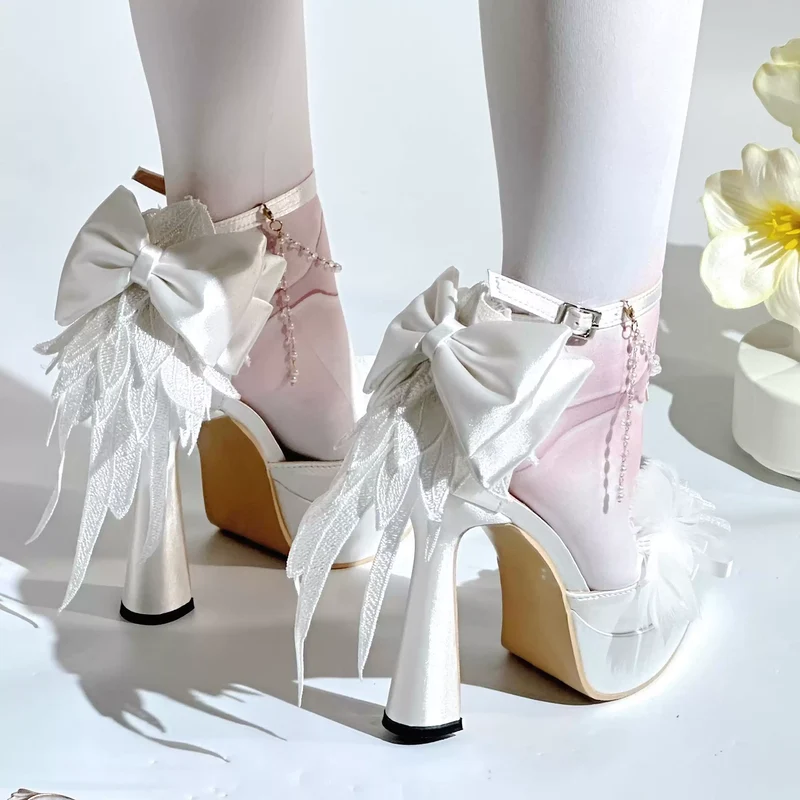 Gothic-Plateau-High-Heels mit Rosen-Schleife und Kette für Damen