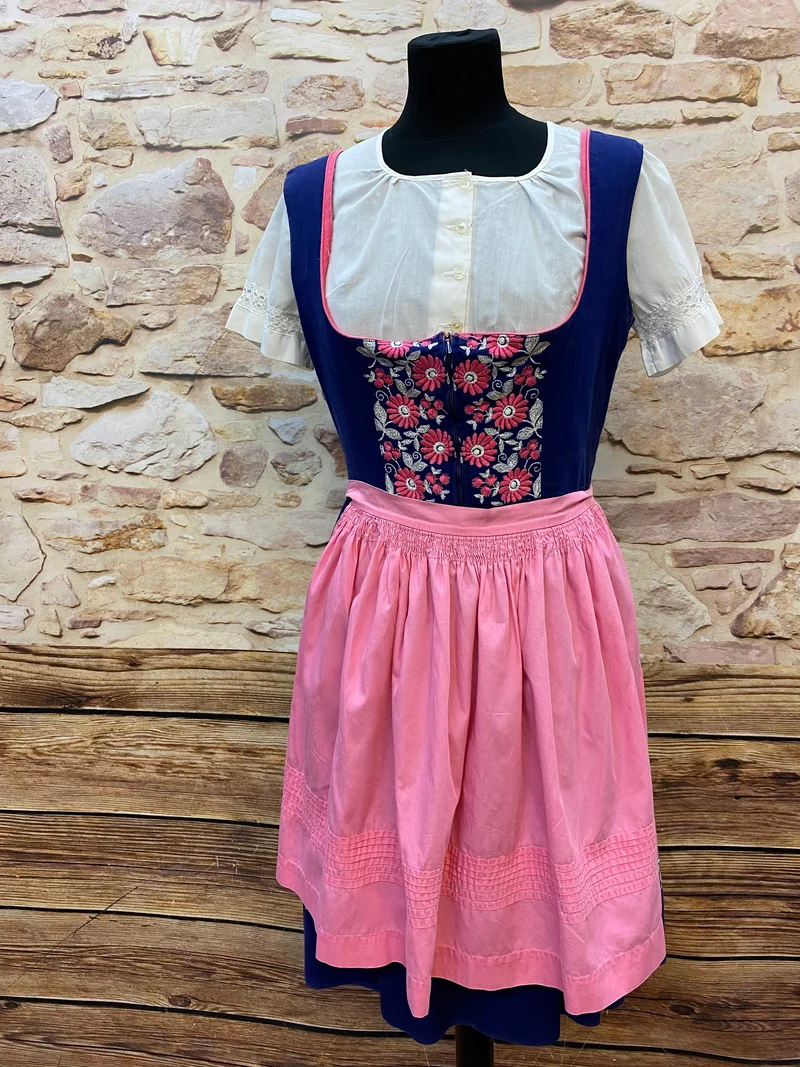 Vintage Austria Dirndl Gr. 38 – Blau mit Blumenstickerei, Bluse & rosa Schürze