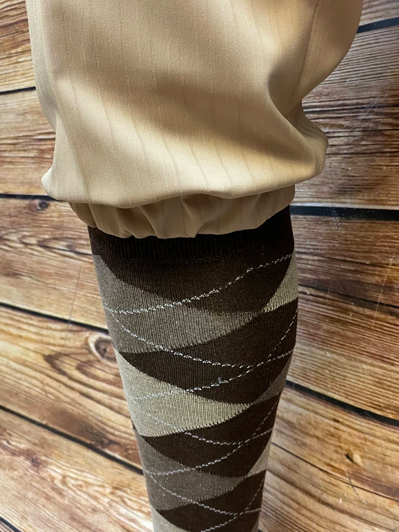 20er Jahre Herren Outfit Gr. 54 – beige mit Knickerbocker, Schiebermütze & Accessoires