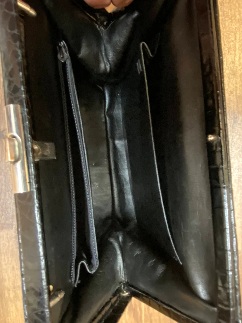 Vintage Handtasche Schwarz mit Kroko-/Reptilleder-Struktur
