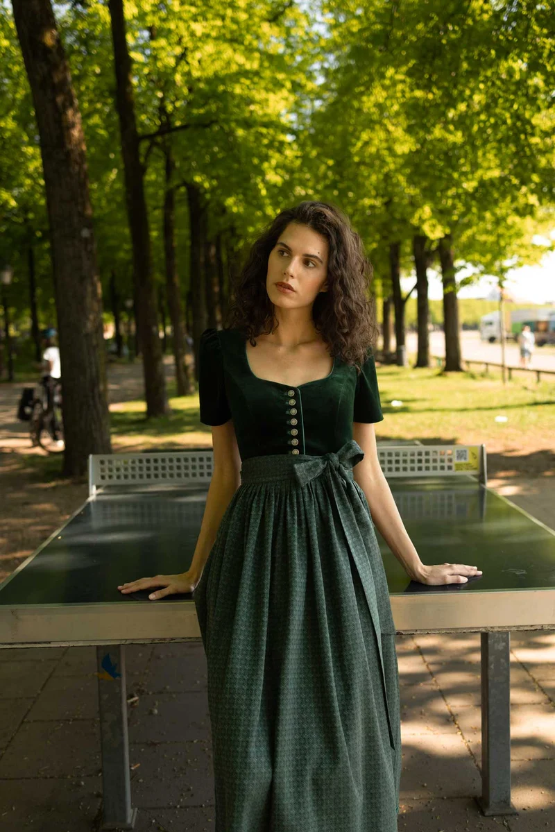 Samtdirndl Viktoria Grün (lang)