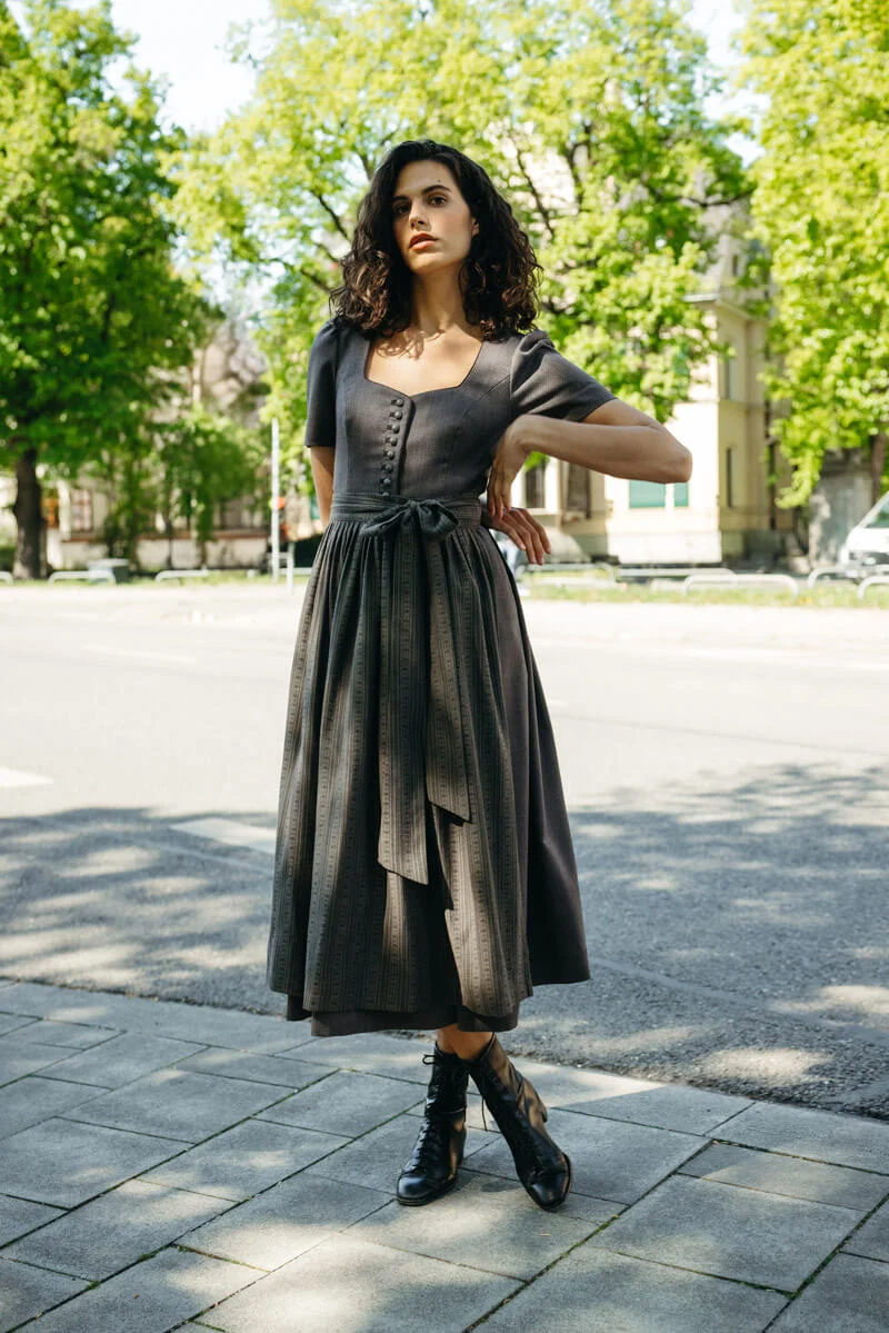 Dirndl Heidi Taupe (lang)
