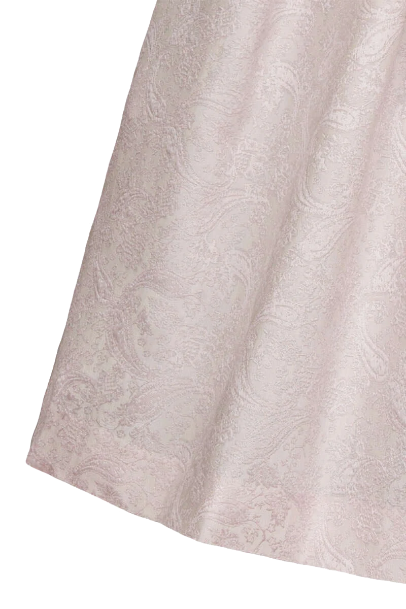 Mini-Dirndl mit Spitzenschürze