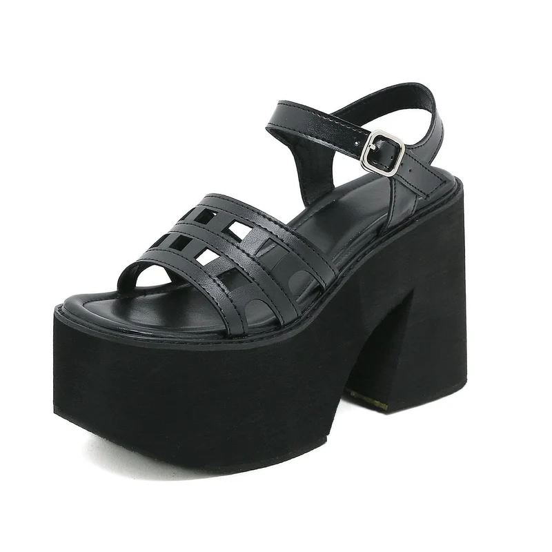Damen-Plateausandalen mit Punk-Ausschnitt und Schnalle