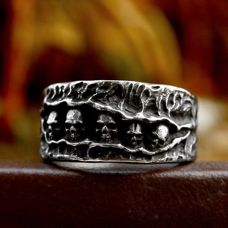 Herren-Punk-Ring mit mehreren Totenköpfen