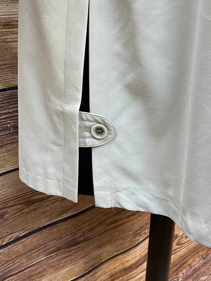 Secondhand Trenchcoat für Damen beige/schwarz ca.Gr.44 Vintage