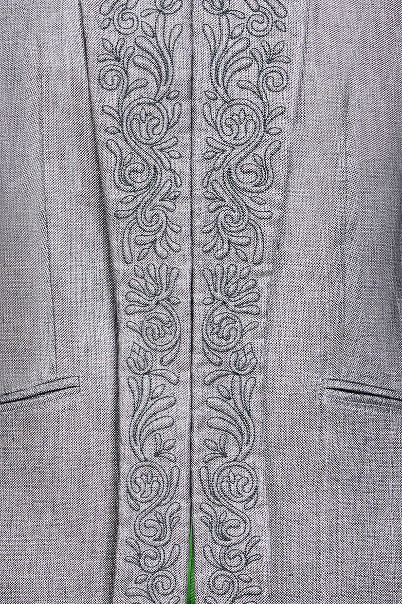 Jacke mit Lederhosen-Stickerei