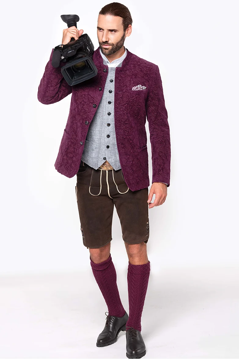 Samtjacke mit reicher Relief-Stickerei