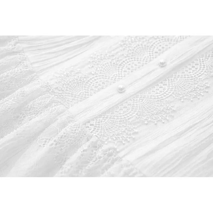 Weißes, gotisches Damenkleid mit Lagenrock, Rüschen und Spitzeneinsatz