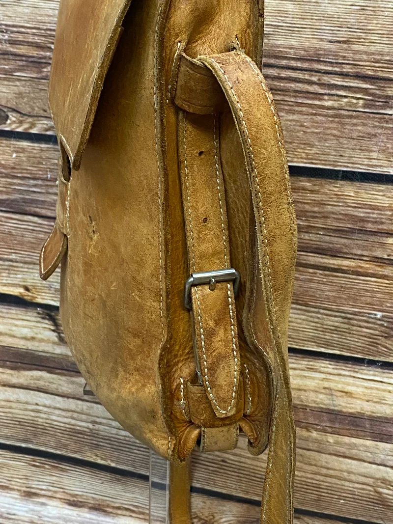 Antike Schultasche, Vintage Ledertasche mit Trageriehmen