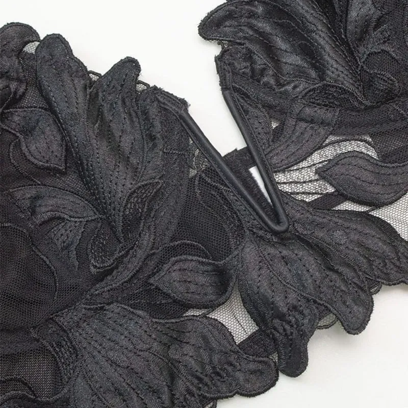 Gothic-Dessous-Set für Damen aus bestickter Spitze mit Blumenmuster