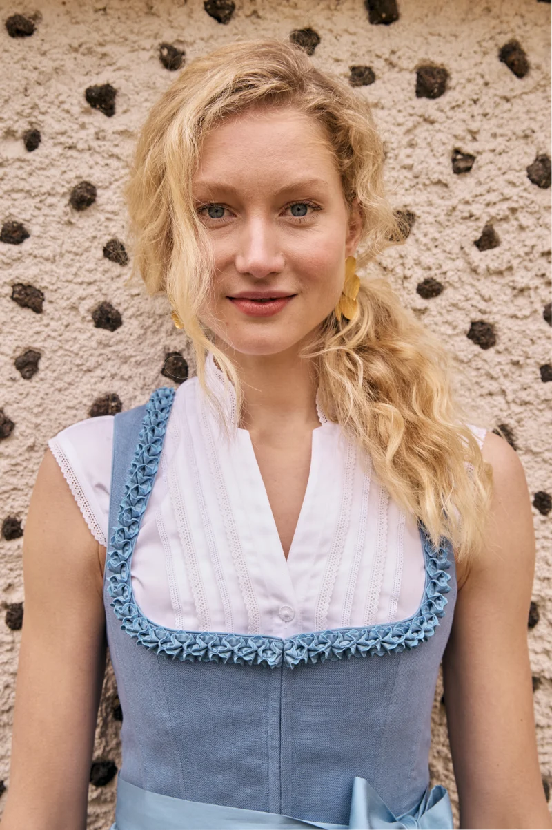 Dirndlbluse mit Spitze