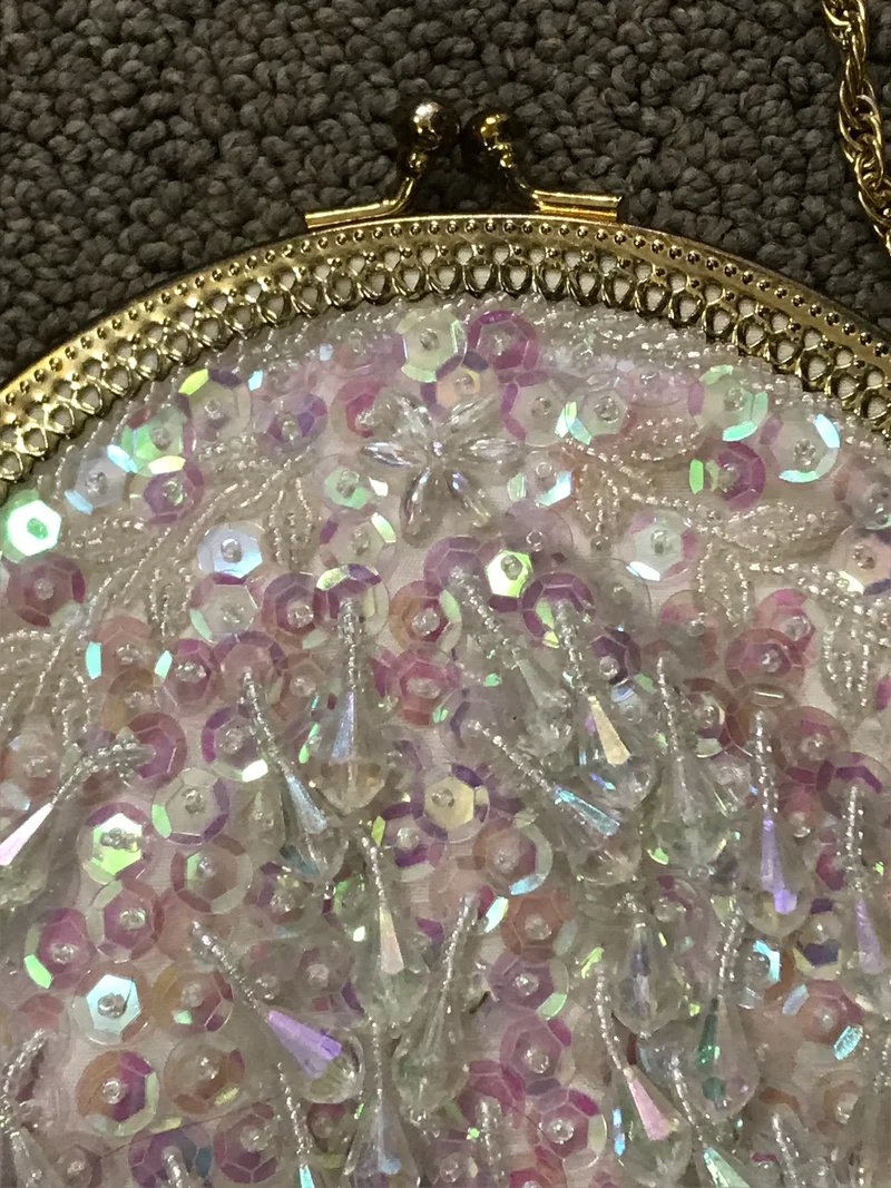 Schicke Pailetten Handtasche im 20er Jahre Stil