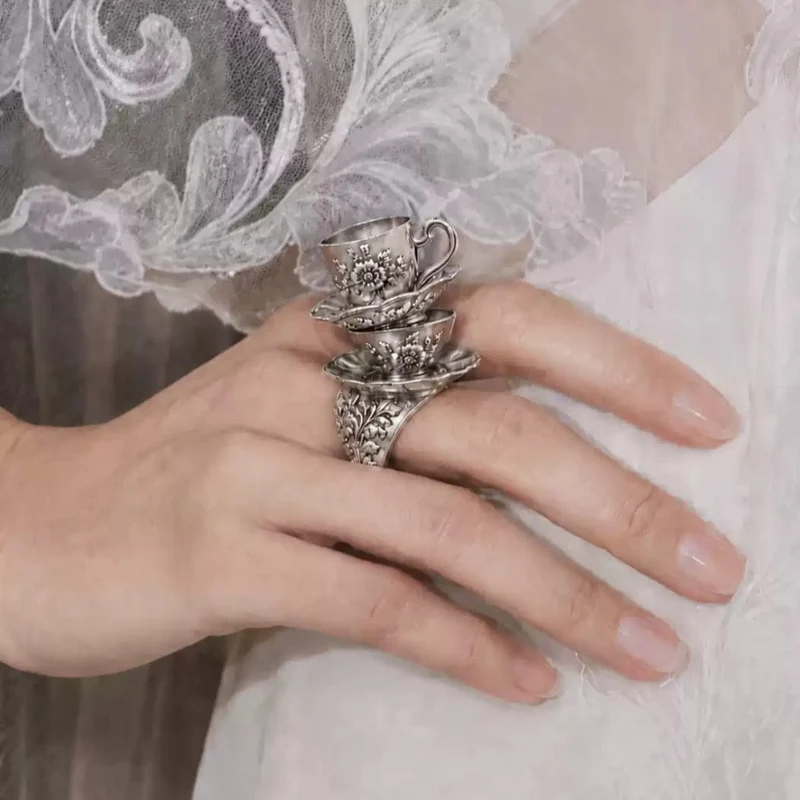 Gothic-Ring für Damen mit 3D-Blumenmuster, verziert mit Teetasse und Untertasse, offener Ring