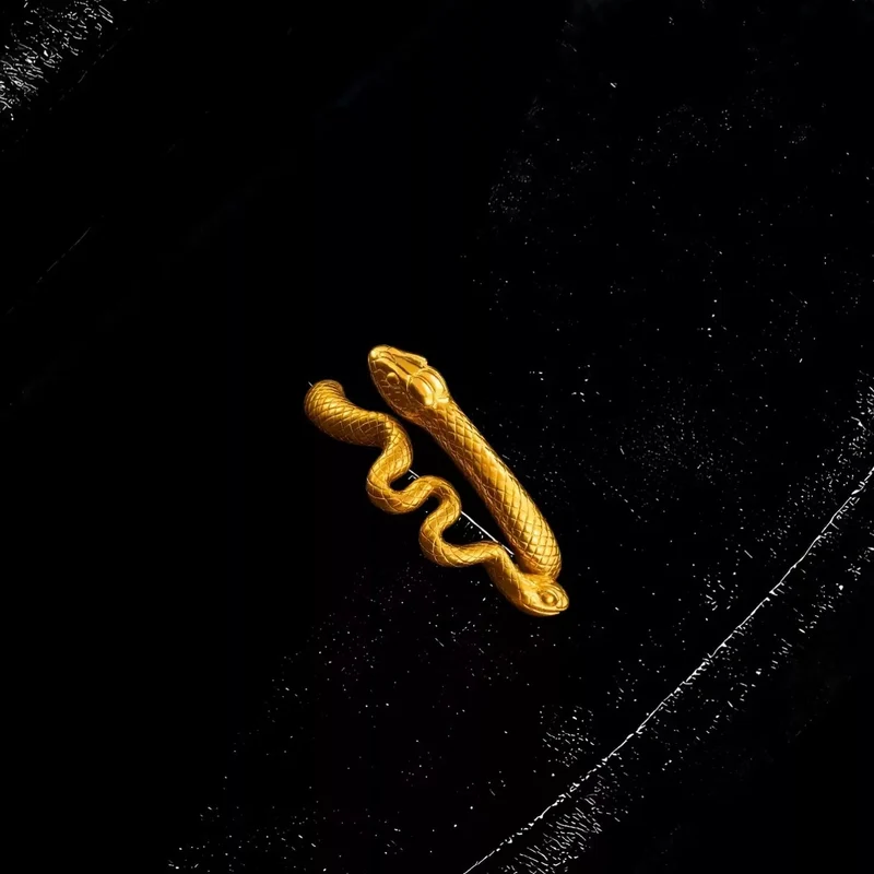 Gothic-Ring für Damen mit Schlangenmotiv und offenem Band