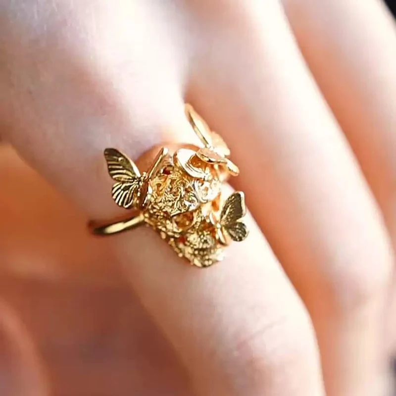 Gothic-Ring für Damen mit Totenkopf- und Schmetterlingsausschnitt, offener Band