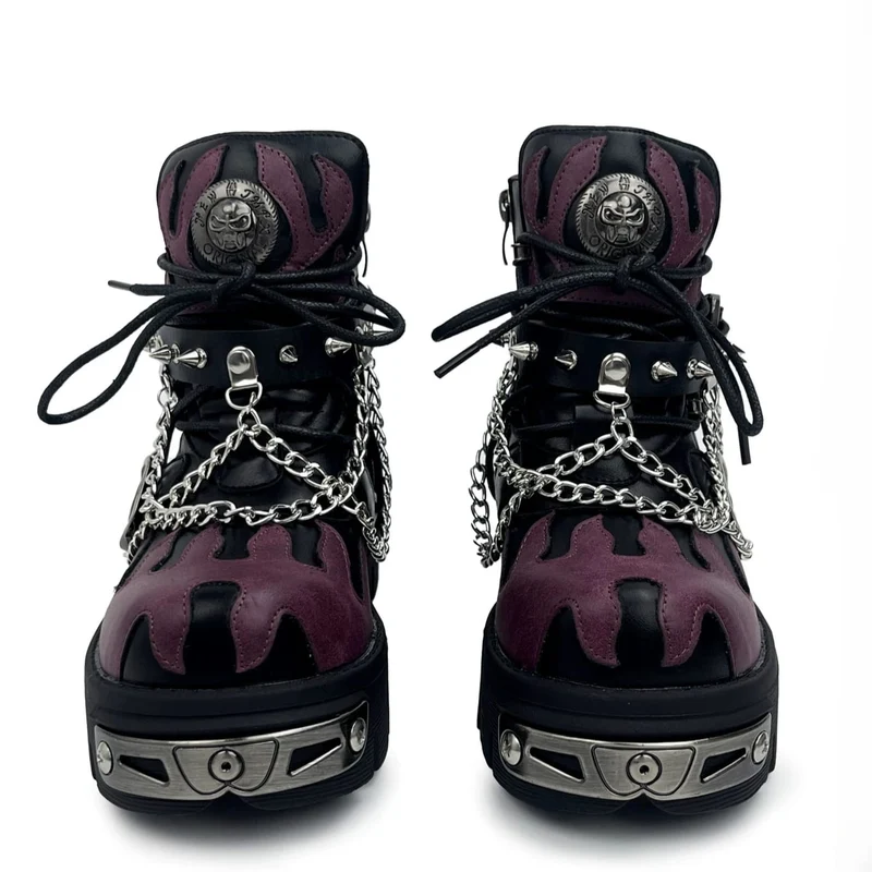 Punk-Sneaker für Herren mit Nieten, Kettenriemen, Schnalle, zweifarbiger Plateausohle und klobiger Sohle