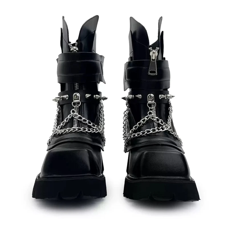 Punkige Damen-Plateaustiefel mit Nieten, Kettenriemen, Schnalle, eckiger Zehenpartie und Blockabsatz