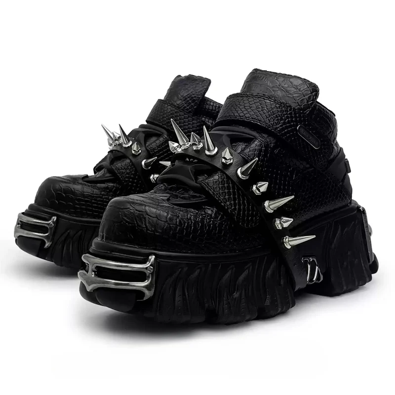Punk-Sneaker für Herren mit Nietenriemen, Alligatorprint und klobiger Sohle