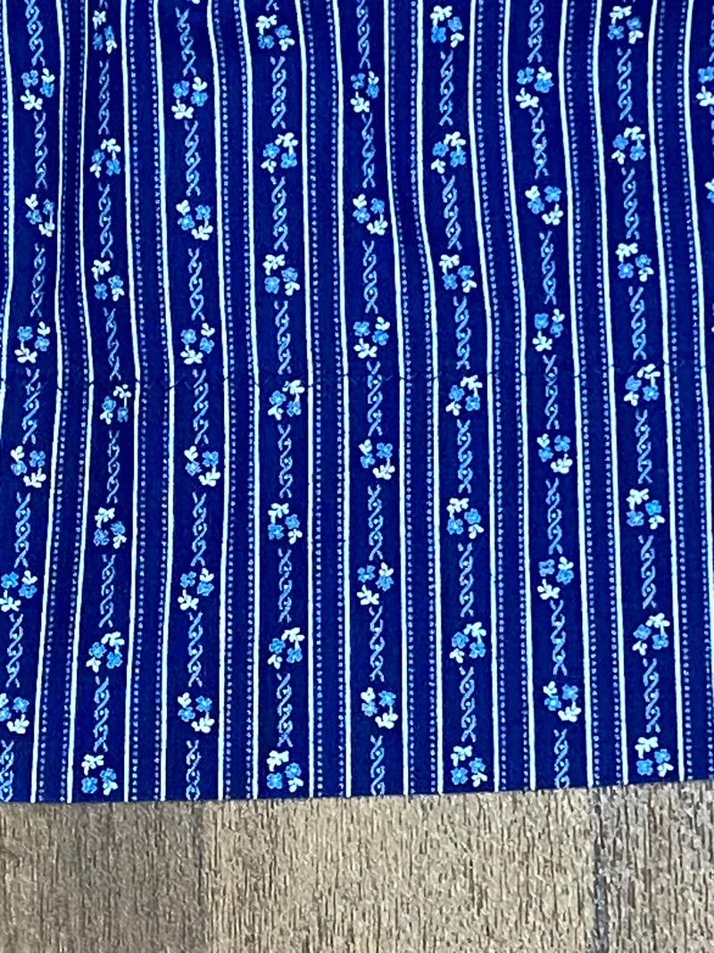 Vintage Dirndlschürze blau weiß hellblau - Blumenranken, mittellang