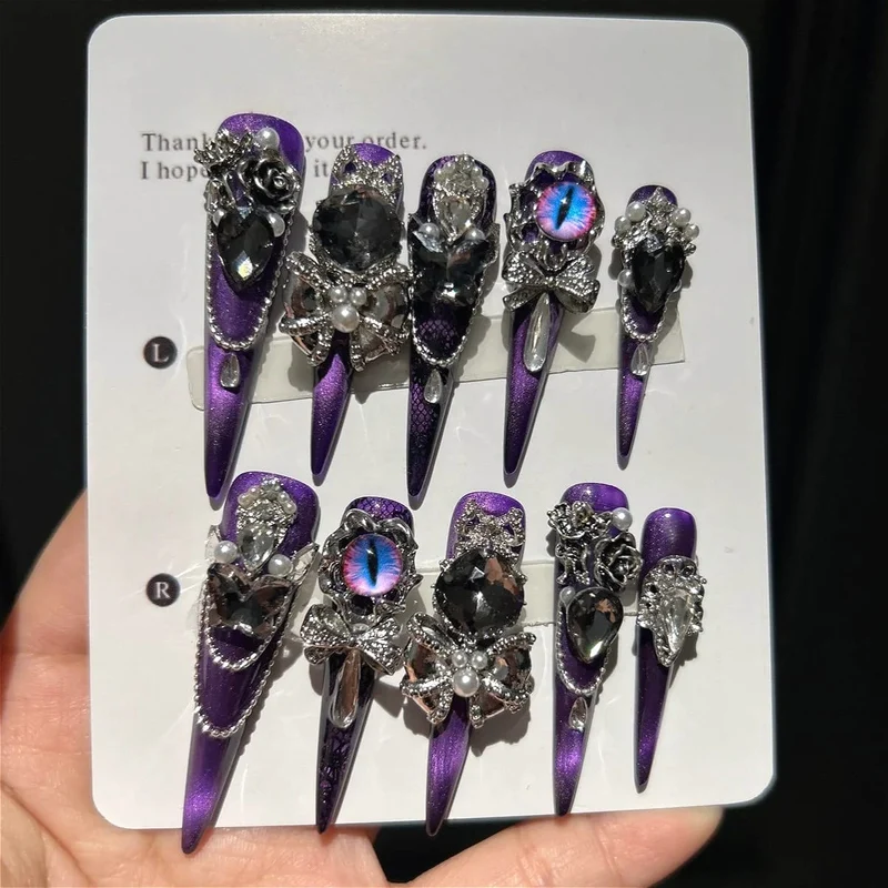 Gothic-Augen-Nagelpatch mit Strasssteinen für Damen