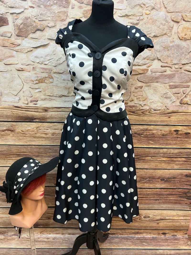 Vintage Outfit, Punkte-Kleid-Set Größe 42
