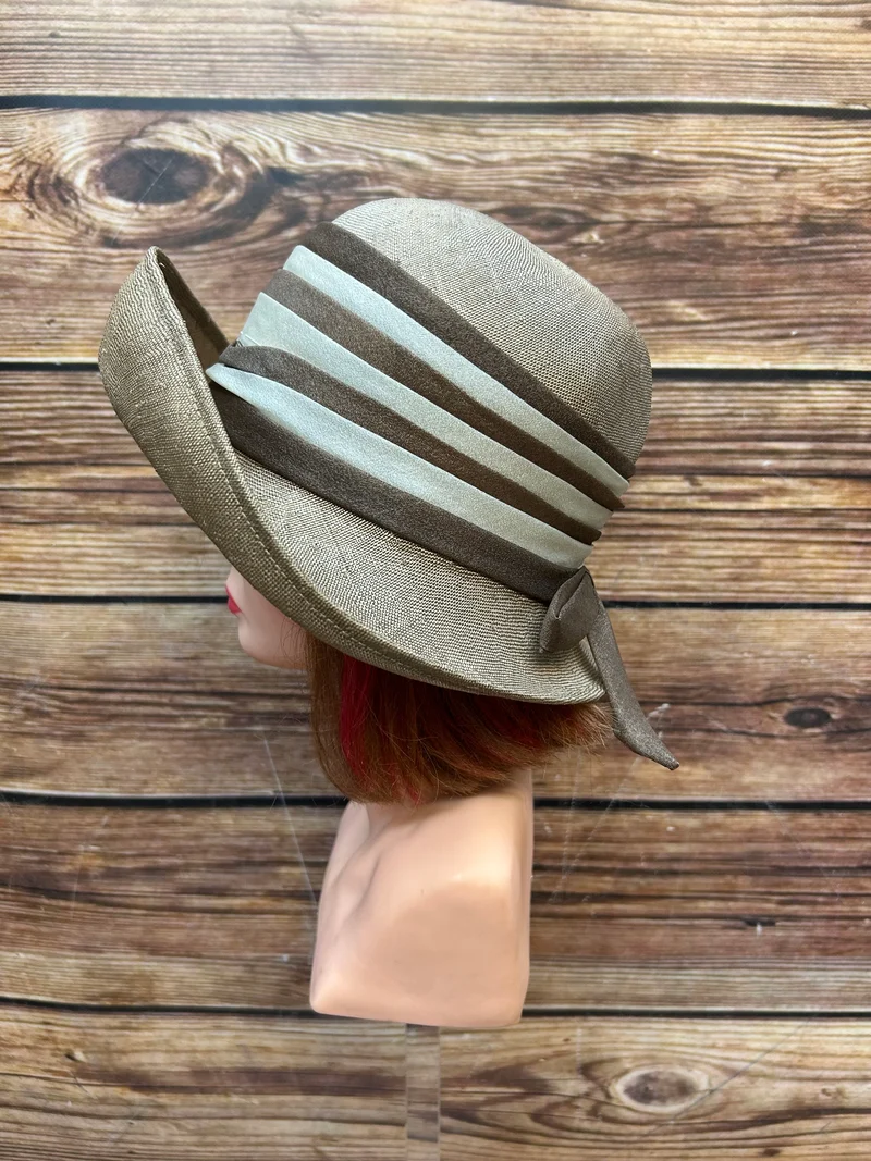 Eleganter handgefertigter Vintage-Hut – Größe 56