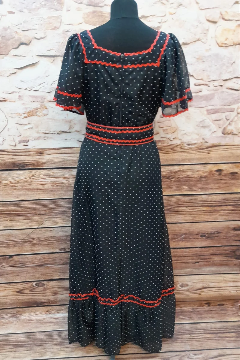 60er Jahre Polka-Dot Vintagekleid Schwarz Weiß – Maxikleid mit roten Akzenten True Vintage