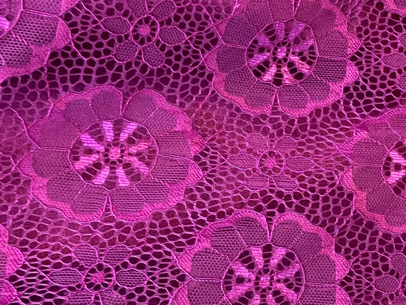 Etuikleid purpur Spitze trägerlos Fashion New York Gr. 48