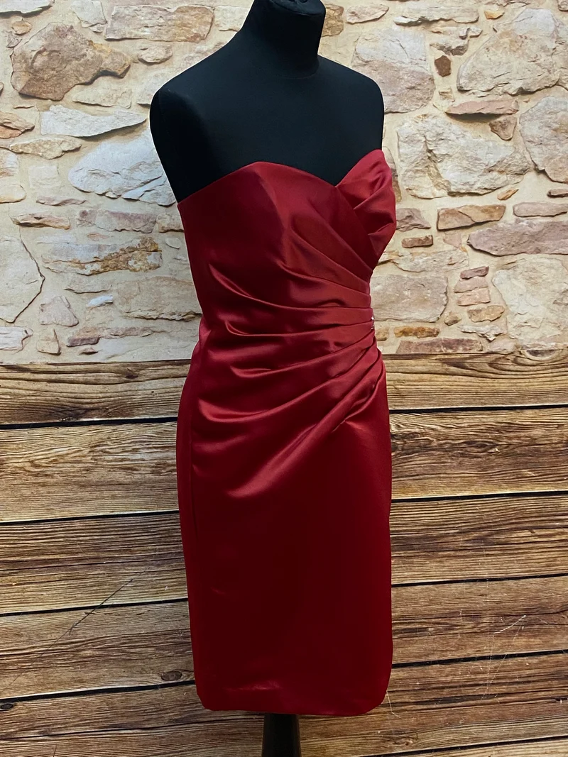 Cocktailkleid rubinrot Herz-Ausschnitt Mori Lee Gr. 38