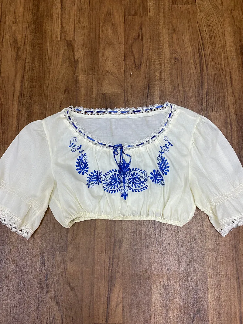Vintage Dirndlbluse creme - blaue Stickerei, Gr.44