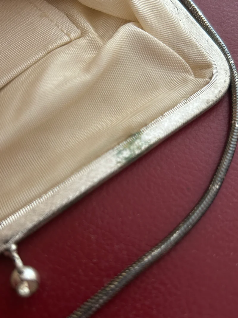 Abendtasche, Silber-Lamé – 22 × 14 cm