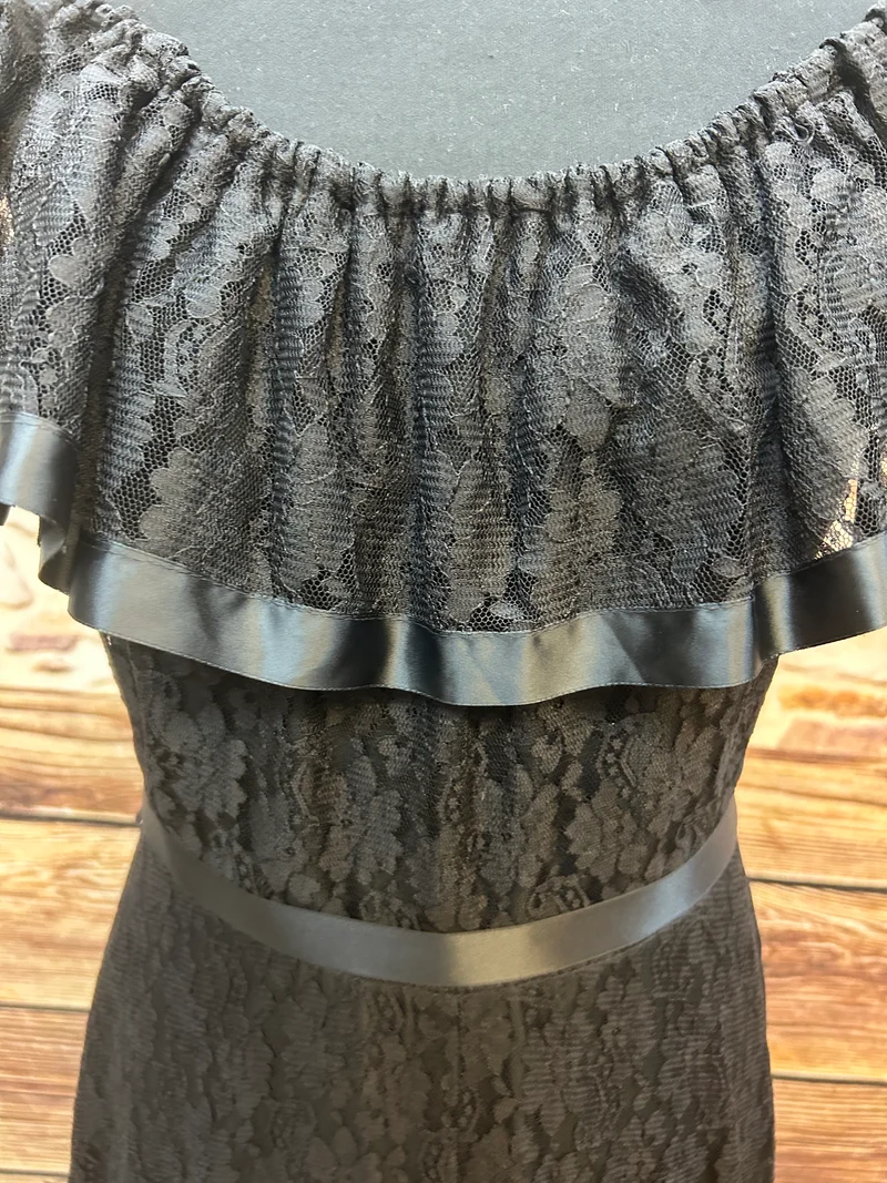 Vintage Spitzen-Maxikleid Gr. 34 – schwarze 80er-Jahre-Eleganz
