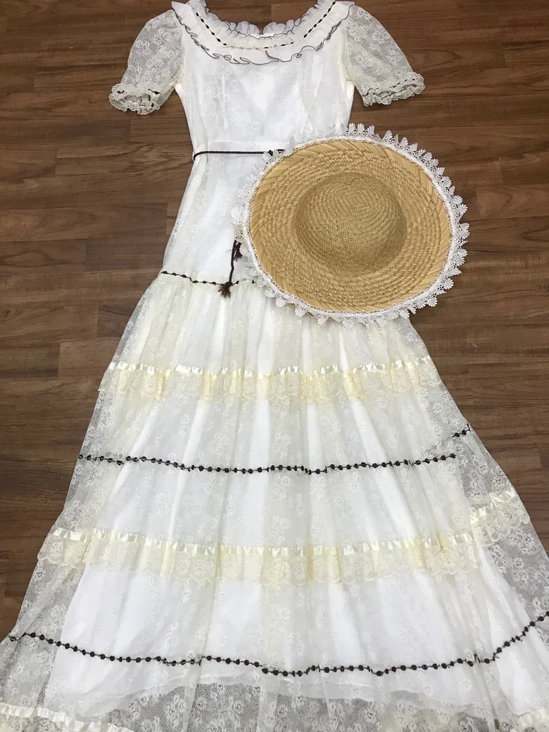 Vintage 70er Jahre Maxikleid Spitze creme Gr. 36
