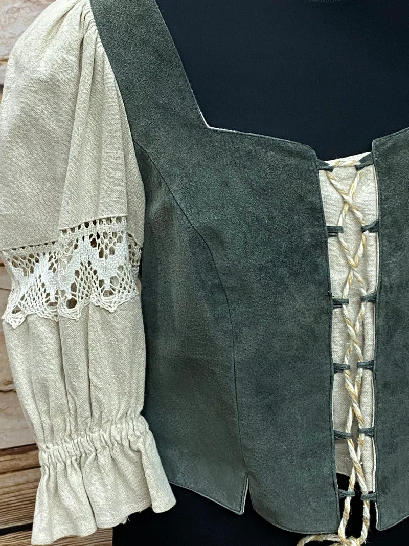Entdecke Eleganz im Vintage-Stil: Trachtenoberteil aus Wildleder – Größe 42