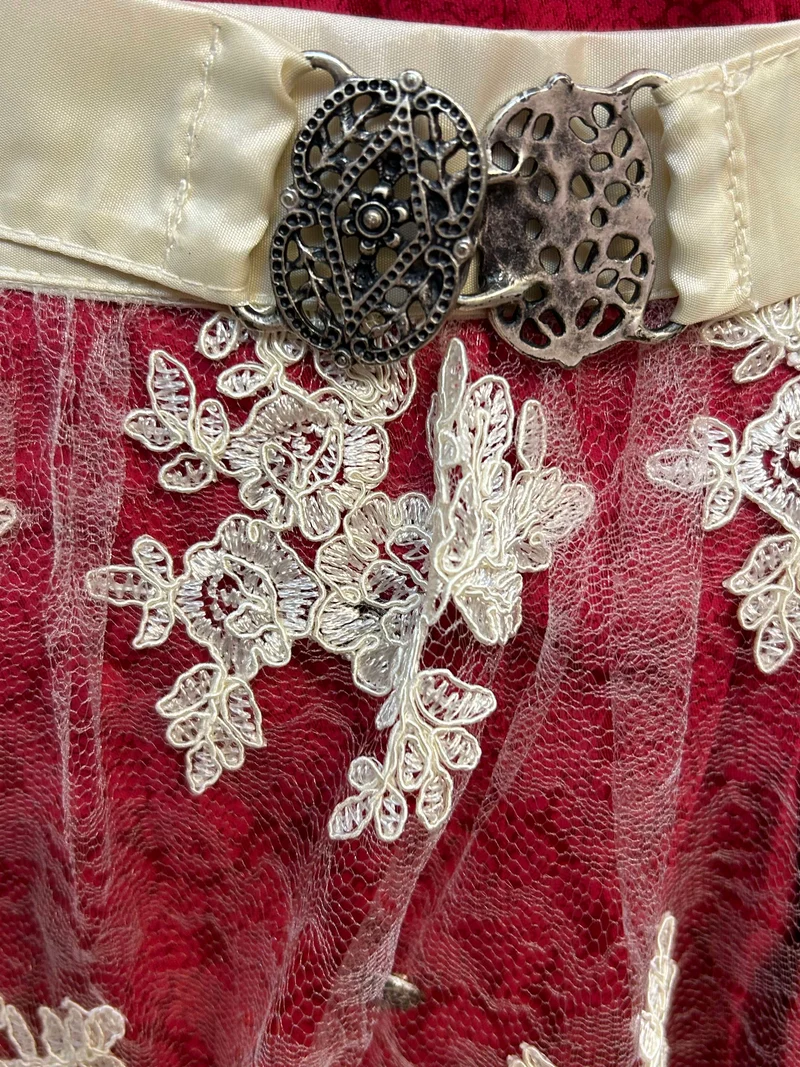 Dirndl rot creme – Moser, Gr.40