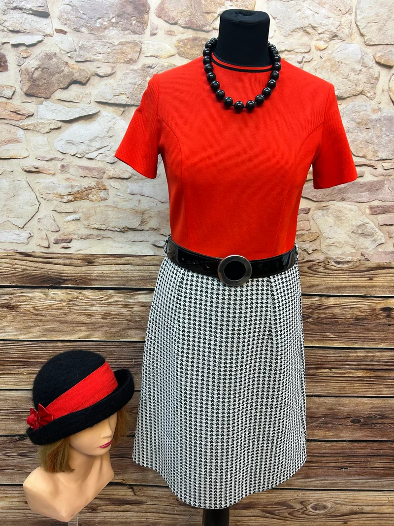 Exklusives Vintage Kleid mit Jacke aus den 70er Jahren – Ein Unikat für Oldtimer-Events