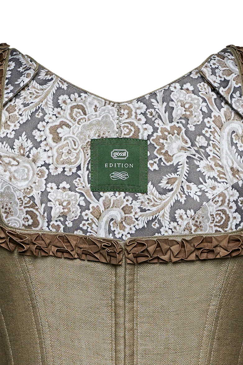 Jagddirndl mit Henndorfer Rüsche