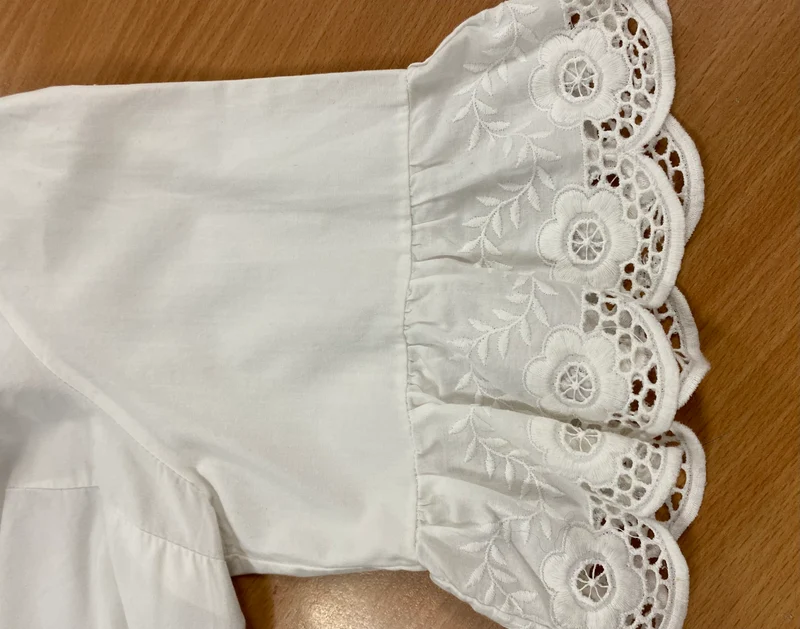 Vintage Dirndlbluse mit Stickerei aus Baumwolle – Einzelstück (Größe 44)