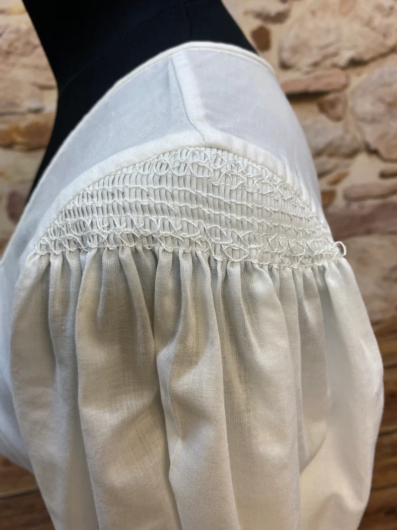 Vintage Dirndlbluse weiß Spitze Smokarbeit Baumwolle Gr. 38