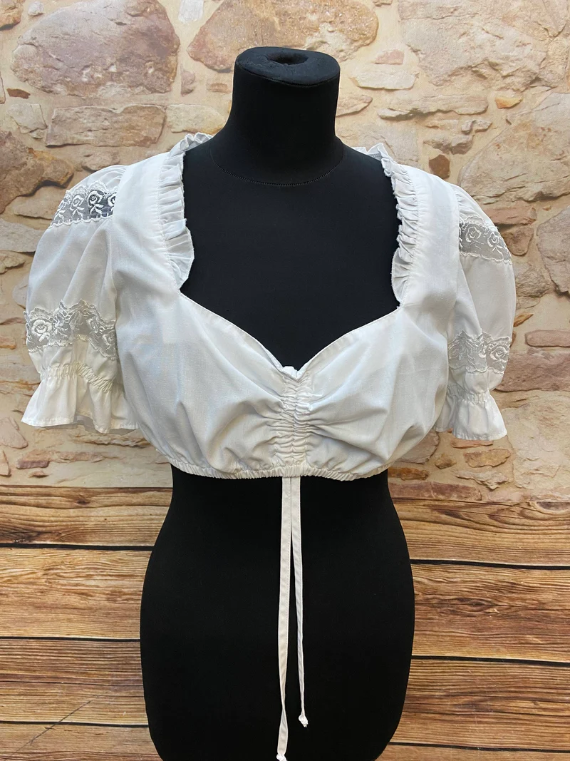 Dirndl mit Schürze und Bluse – Größe 36