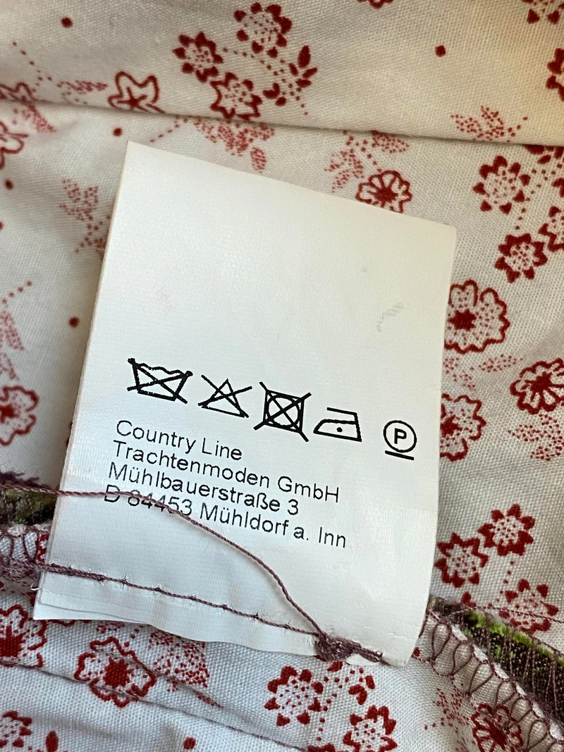 Dirndl mit Schürze und Bluse – Größe 36