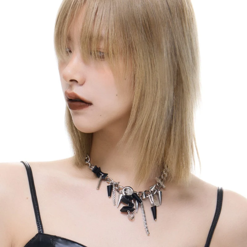 Unregelmäßiger, mit Zirkonen besetzter Punk-Halsband für Damen