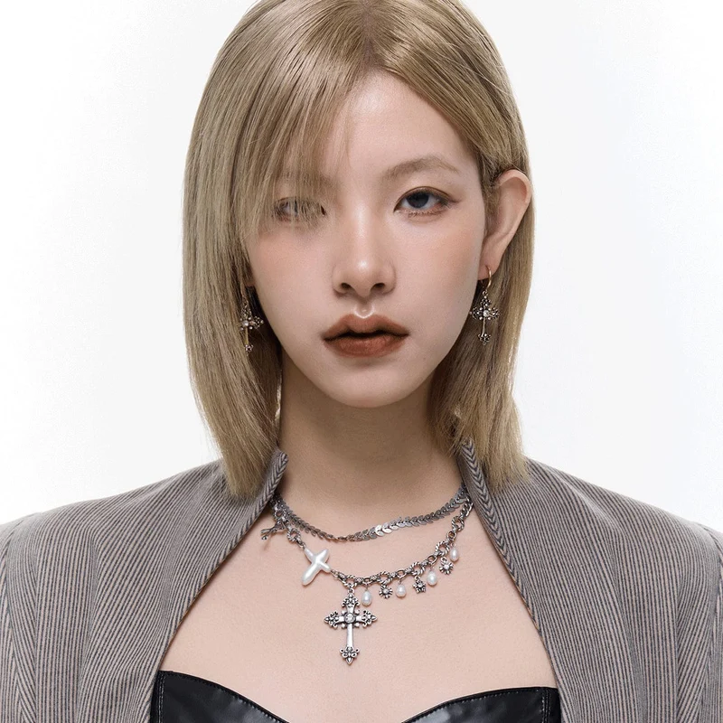 Punk-Diamant-Ohrringe mit floralem Kreuz für Damen