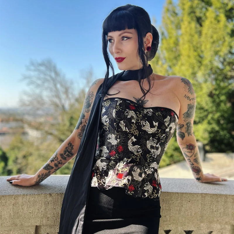 Gothic-Überbrustkorsett mit Koi-Fisch-Aufdruck und Rüschen für Damen